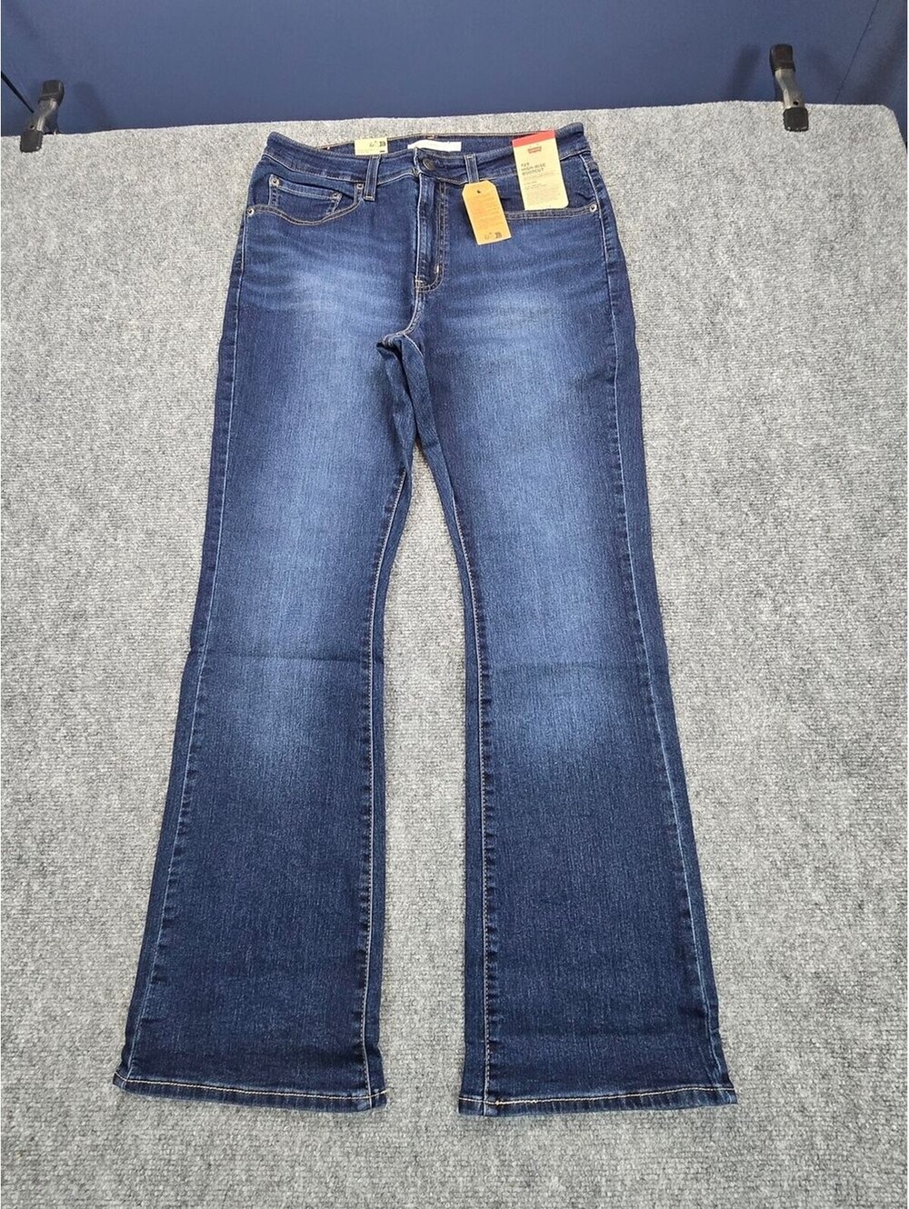 Levi's 725 High Rise Bootcut Jeans Womens 31x30 NWT Dark Wash Stretch